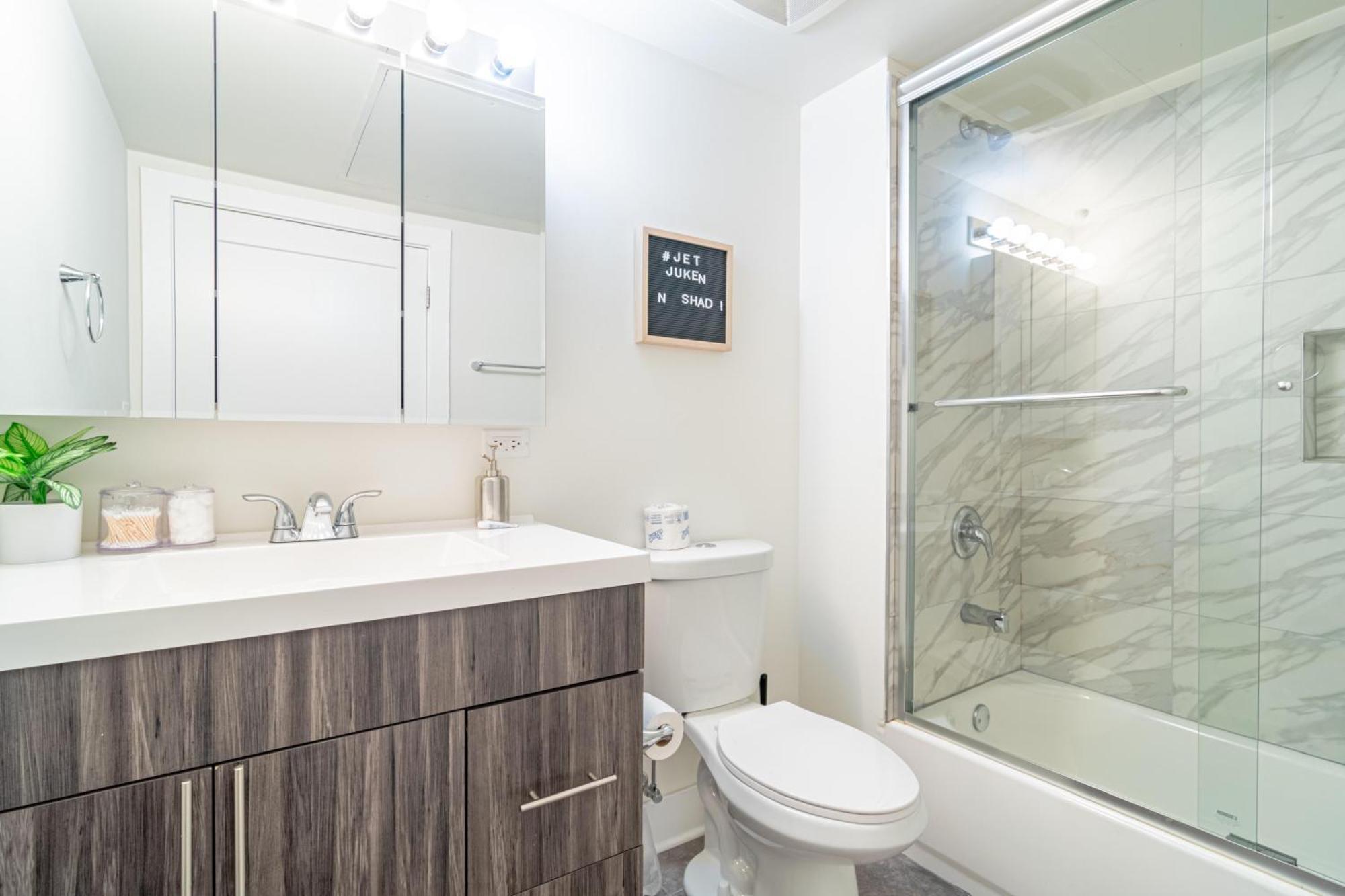 Bright 2Br Luxury Corner Suite With Optional Parking Sleeps 6 Guests Near Mccormick Place And Soldier Field Chicago Luaran gambar