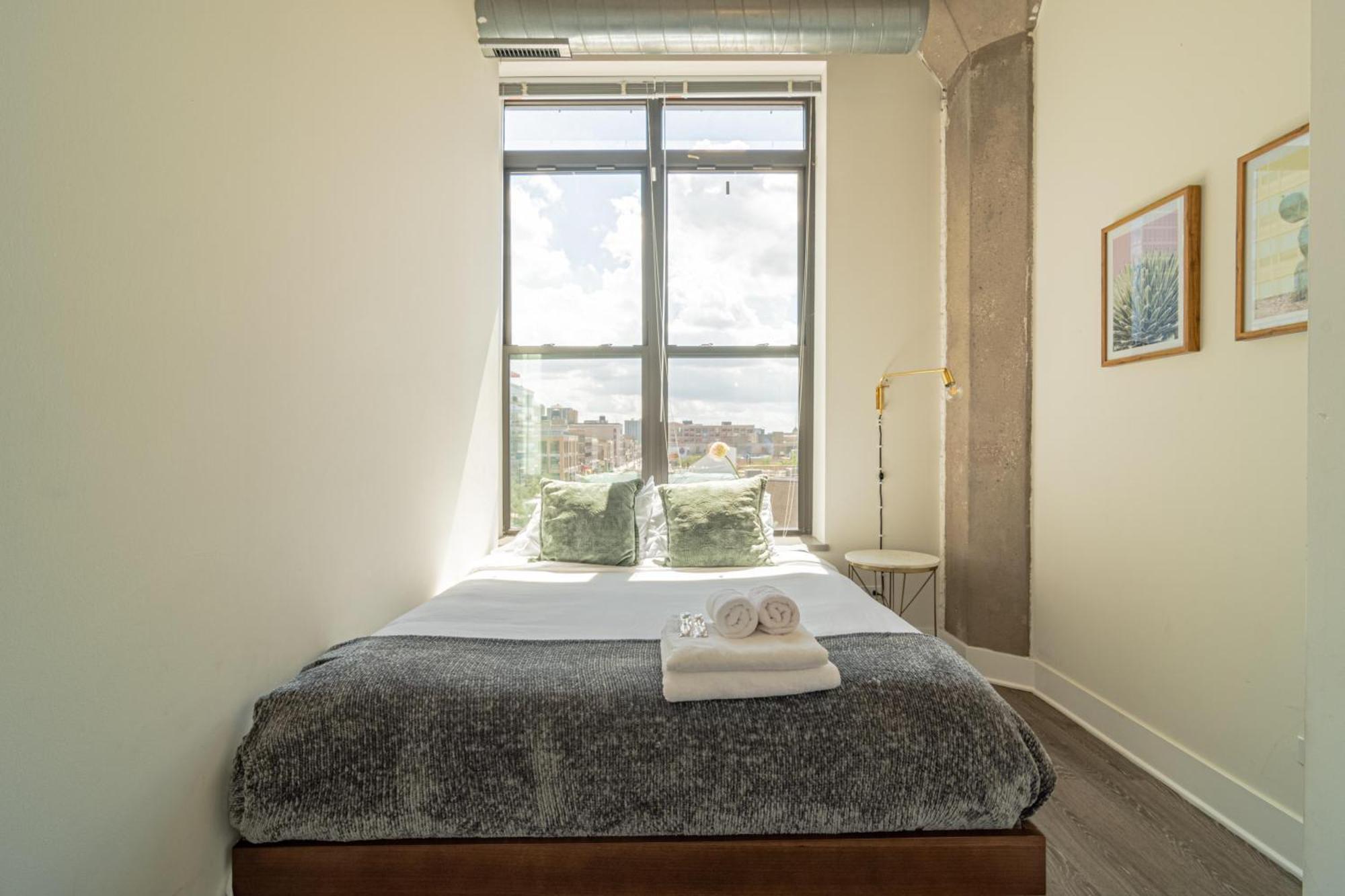 Bright 2Br Luxury Corner Suite With Optional Parking Sleeps 6 Guests Near Mccormick Place And Soldier Field Chicago Luaran gambar